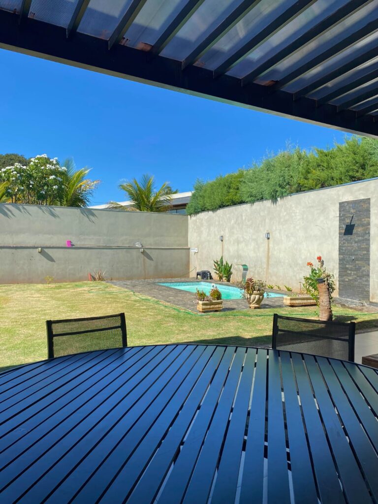 Varanda e Piscina