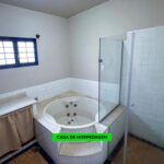 Banheiro com hidro Casa de Hospedagem