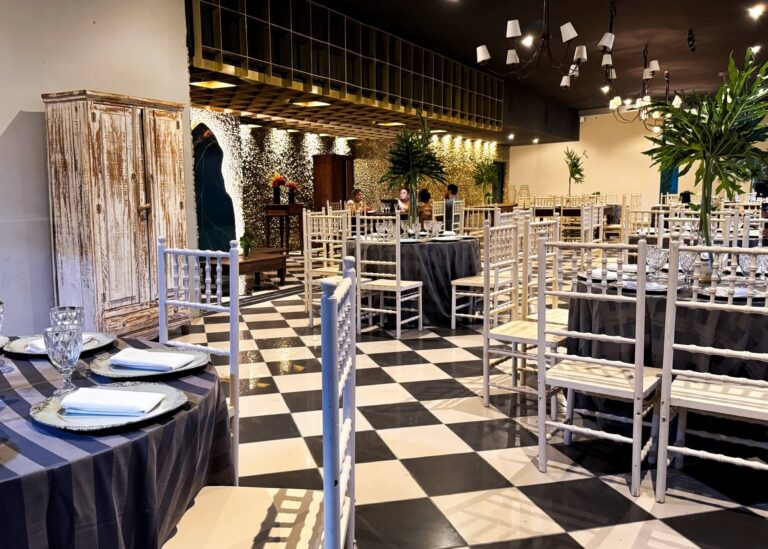 Mesas e cadeirasMesas e cadeiras6