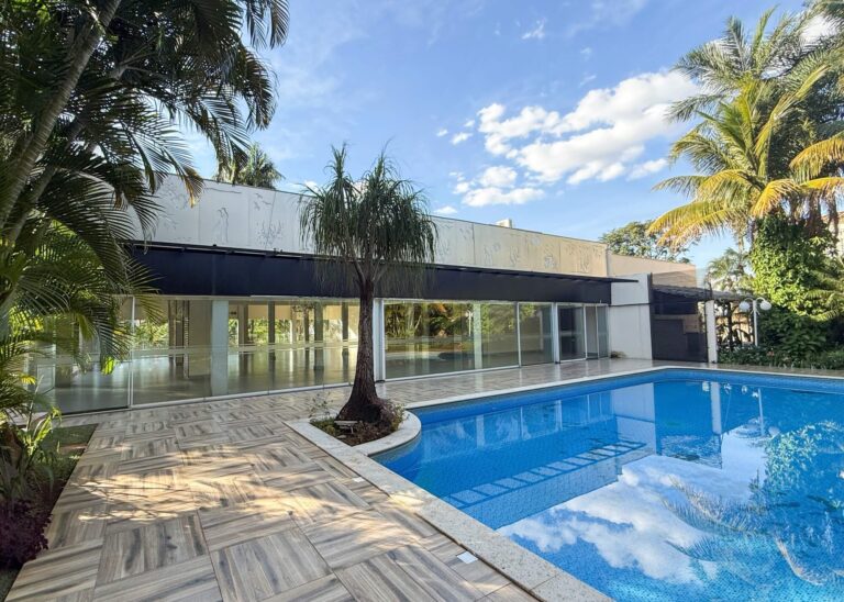 Piscina junto ao Salão
